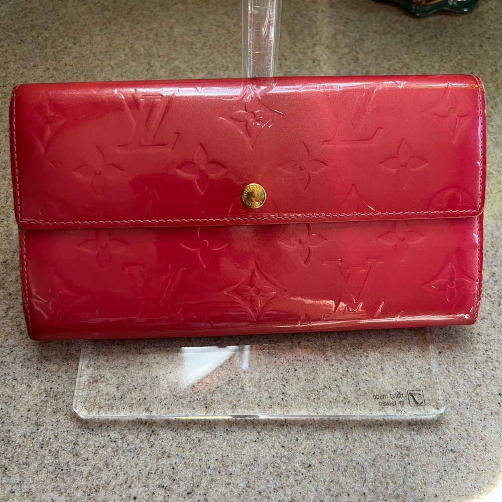 LOUIS VUITTON ❤️🩷 MONOGRAM VERNIS SARAH PATENT LEATHER WALLET